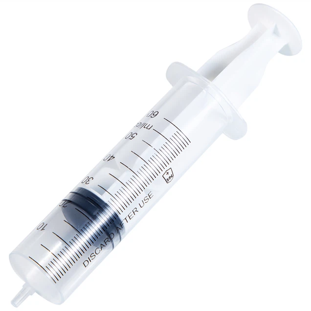 Bơm tiêm sử dụng 1 lần 50ml/cc Vinahankook (25 cái)